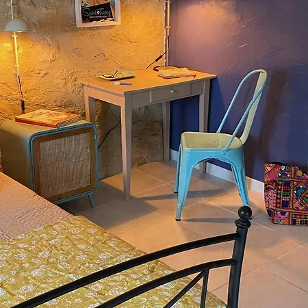 Bed & Breakfast Le Prieure De Pierre