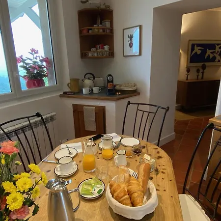 Le Prieure De Pierre 3*