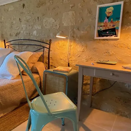 Bed & Breakfast Le Prieure De Pierre 3*