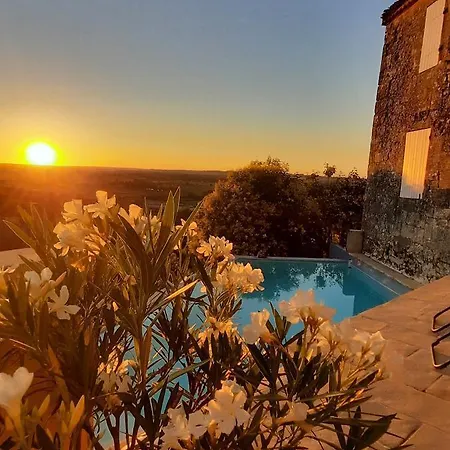 Bed & Breakfast Le Prieure De Pierre