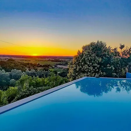 Bed & Breakfast Le Prieure De Pierre 3*