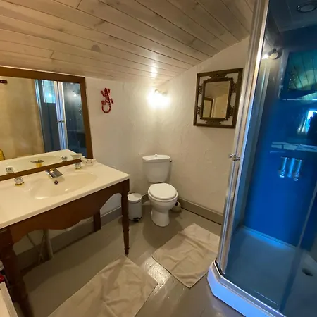 Le Prieure De Pierre