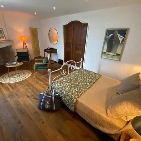 Le Prieure De Pierre Saint-Pey-de-Castets