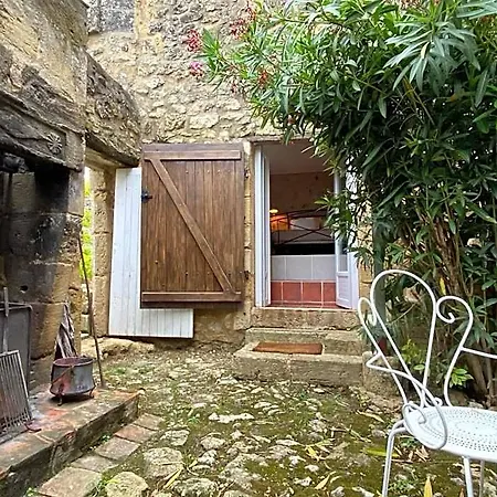Le Prieure De Pierre