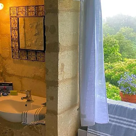 فندق مبيت وإفطار Le Prieure De Pierre 3*