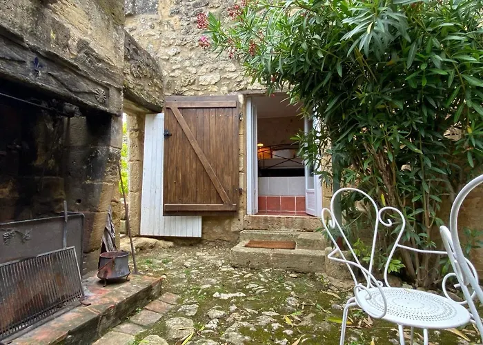 Le Prieure De Pierre 3* Saint-Pey-de-Castets