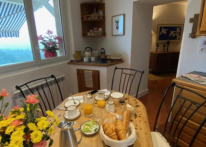 Le Prieure De Pierre 3*