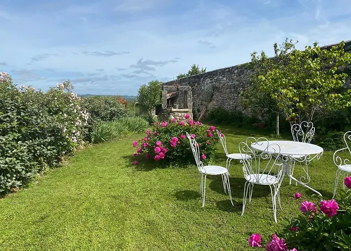 Le Prieure De Pierre 3*