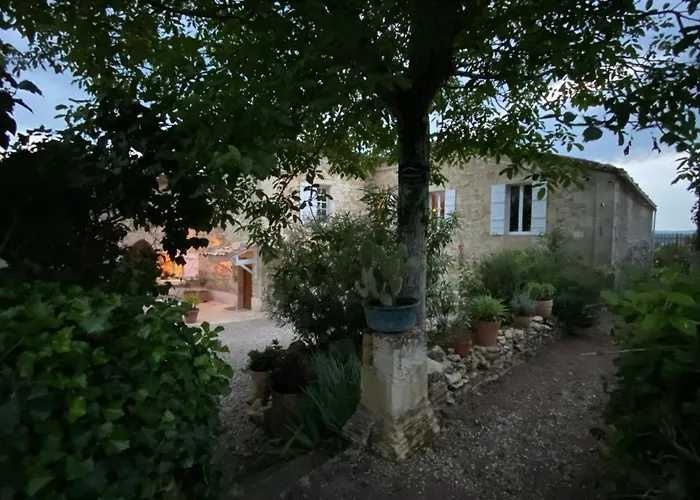 Le Prieure De Pierre Nocleg ze śniadaniem 3*