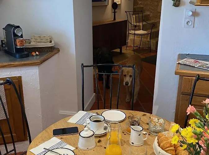 Le Prieuré De Pierre Couette-café Saint-Pey-de-Castets