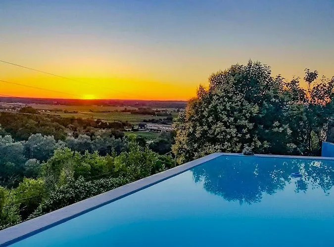 Couette-café Le Prieuré De Pierre 3*