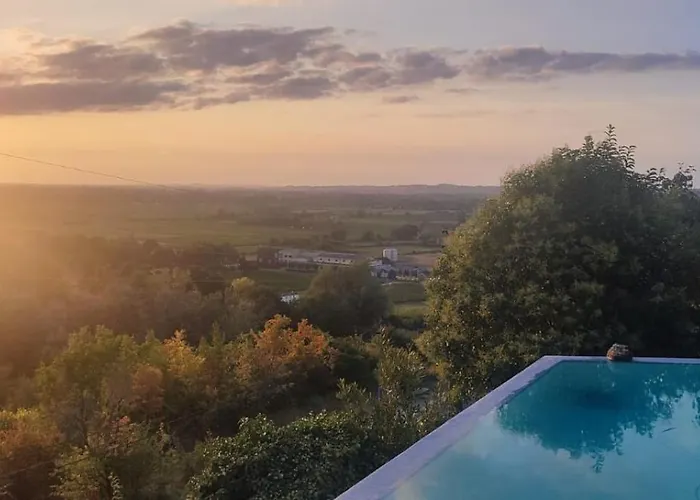 Le Prieuré De Pierre 3*