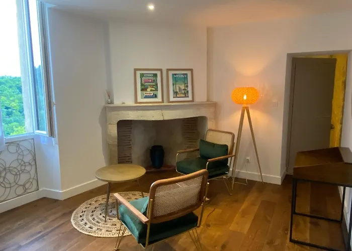 Couette-café Le Prieuré De Pierre 3*