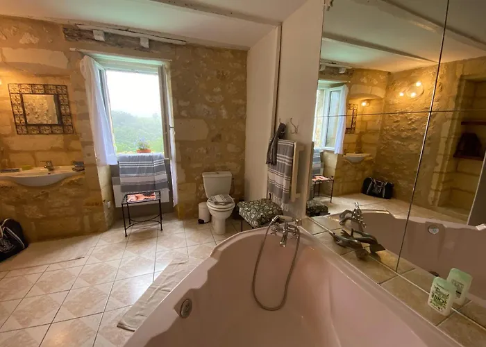 Le Prieure De Pierre Nocleg ze śniadaniem 3*